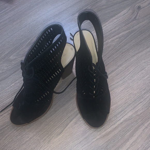 Restricted black peep toe lace up booties size 8 - Picture 3 of 3